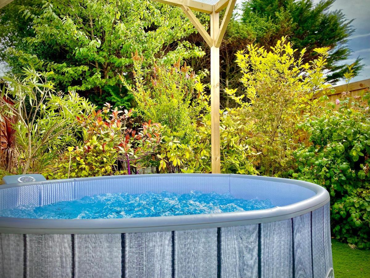Remarkable 3-Bed Hot Tub House In Blackpool Esterno foto